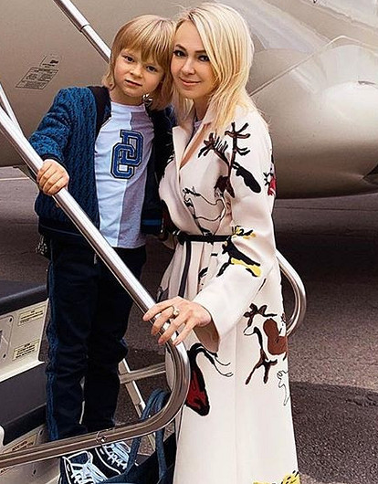 Яна Рудковская рассказала, как уговаривает сына сниматься в реалити-шоу