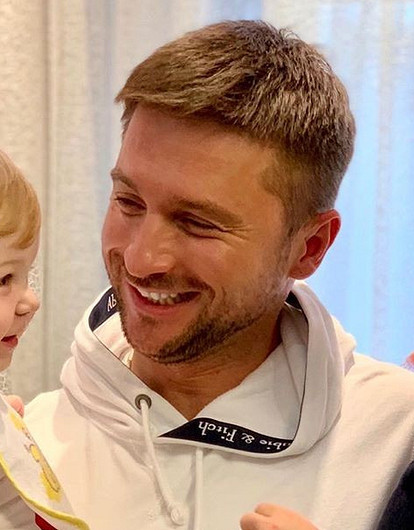 Дети Сергея Лазарева впервые снялись для обложки глянца