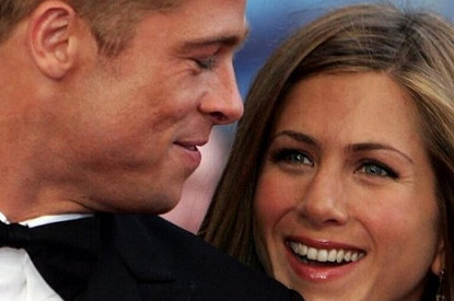 СМИ: Дженнифер Энистон пригласила Брэда Питта к себе на рождественскую вечеринку