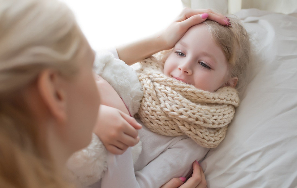 5 средств от боли в горле, которым может доверять каждая молодая мама