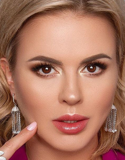 Красавчик, я тобой пьяна: громкие романы Анны Семенович