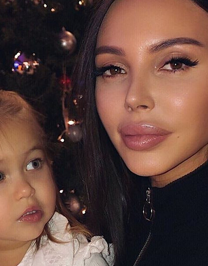 «Дай денег»: Оксана Самойлова поделилась смешным видео с младшей дочерью