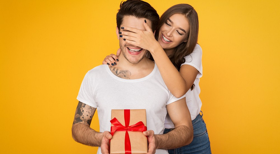 Подарки мужу и любимому мужчине: 7 классных идей на Новый год 2020
