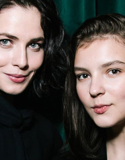 Юлия Снигирь вывела в свет старшую дочь Евгения Цыганова