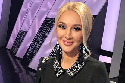 «Протекал лет 5-6»: у Леры Кудрявцевой порвался грудной имплант (ведущую срочно прооперировали)