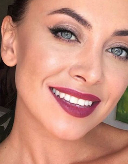 Наталья Фриске увидела памятник с могилы сестры в одном из ресторанов