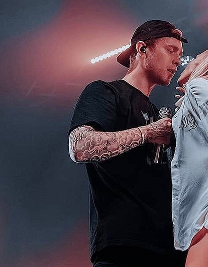 Кристина Асмус поцеловалась с Егором Кридом в его новом клипе (вошла во вкус после «Текста»)