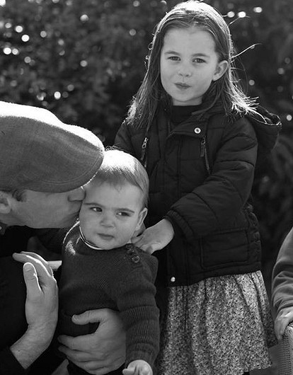 Она правит домом: королевский эксперт о характере принцессы Шарлотты (говорит, девочка еще тот манипулятор)