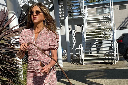 Рождество с создателем: Дженнифер Энистон опубликовала архивные фото с папой (тогда и сейчас)