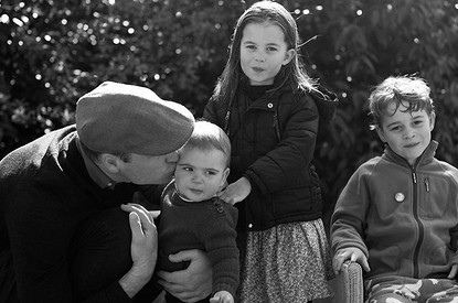 Она правит домом: королевский эксперт о характере принцессы Шарлотты (говорит, девочка еще тот манипулятор)