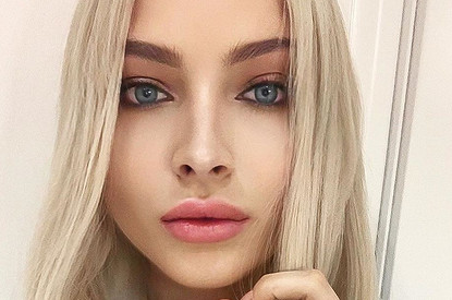 Алена Шишкова сменила имидж (она опять блондинка)