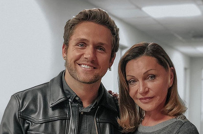 Влад Соколовский показал маму после пластической операции