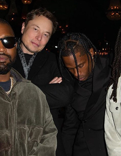 Илон Маск отметил Рождество с семьей Кардашьян (и стал мемом)