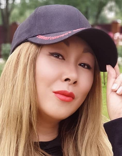 Анита Цой кардинально сменила имидж (выбрила виски)