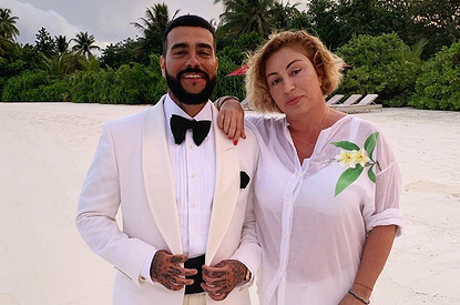 Мама Тимати оправдалась за внучку, которая засунула себе в рот ее палец ноги