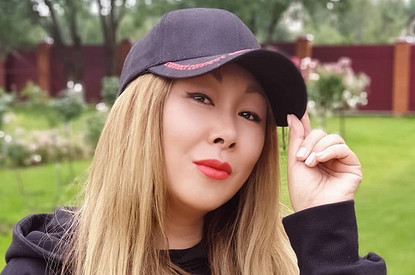 Анита Цой кардинально сменила имидж (выбрила виски)