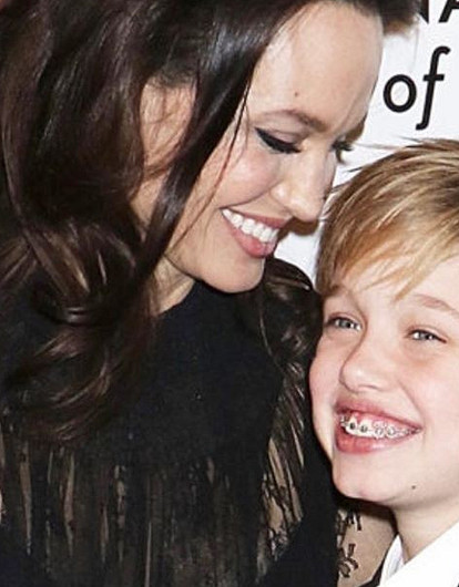 13-летняя дочь Анджелины Джоли и Бреда Питта официально взяла мужское имя