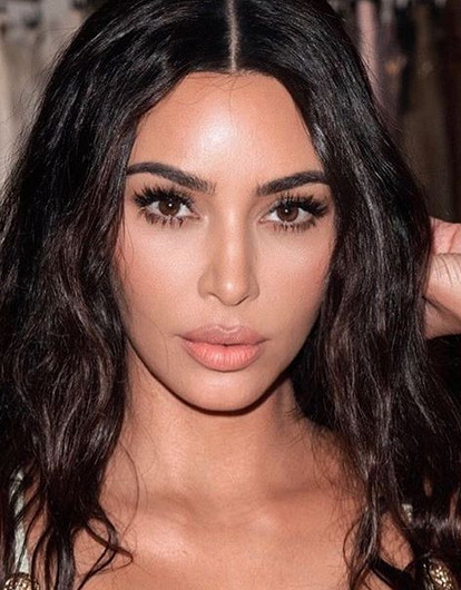 «Даже косметика бессильна»: Ким Кардашьян рассказала, почему ей пришлось отказаться от алкоголя