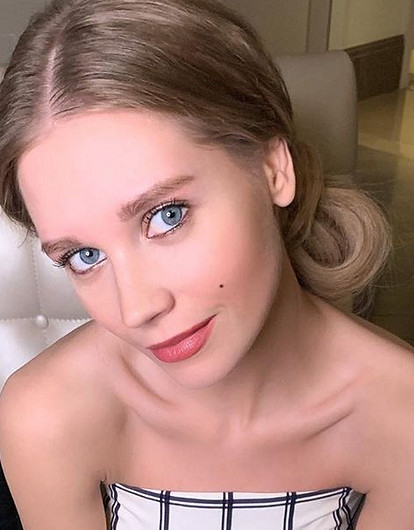 Круглосуточно под капельницами: Кристине Асмус потребовалась скорая медицинская помощь