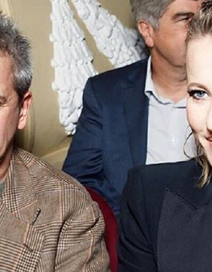 «Он же не ты»: Ксения Собчак сравнила Богомолова с крабом, который лазил по ее животу (видео)