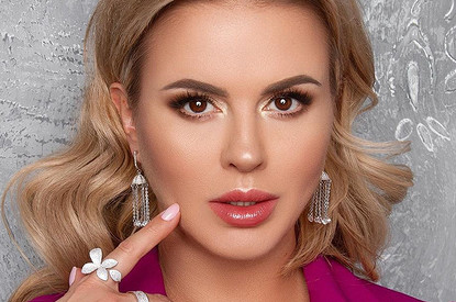 Анна Семенович согласилась пойти на свидание за еду