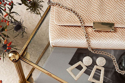 5 необычных аксессуаров для праздничного образа