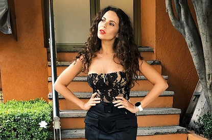 Настя Каменских кардинально сменила имидж (теперь у нее красные волосы)