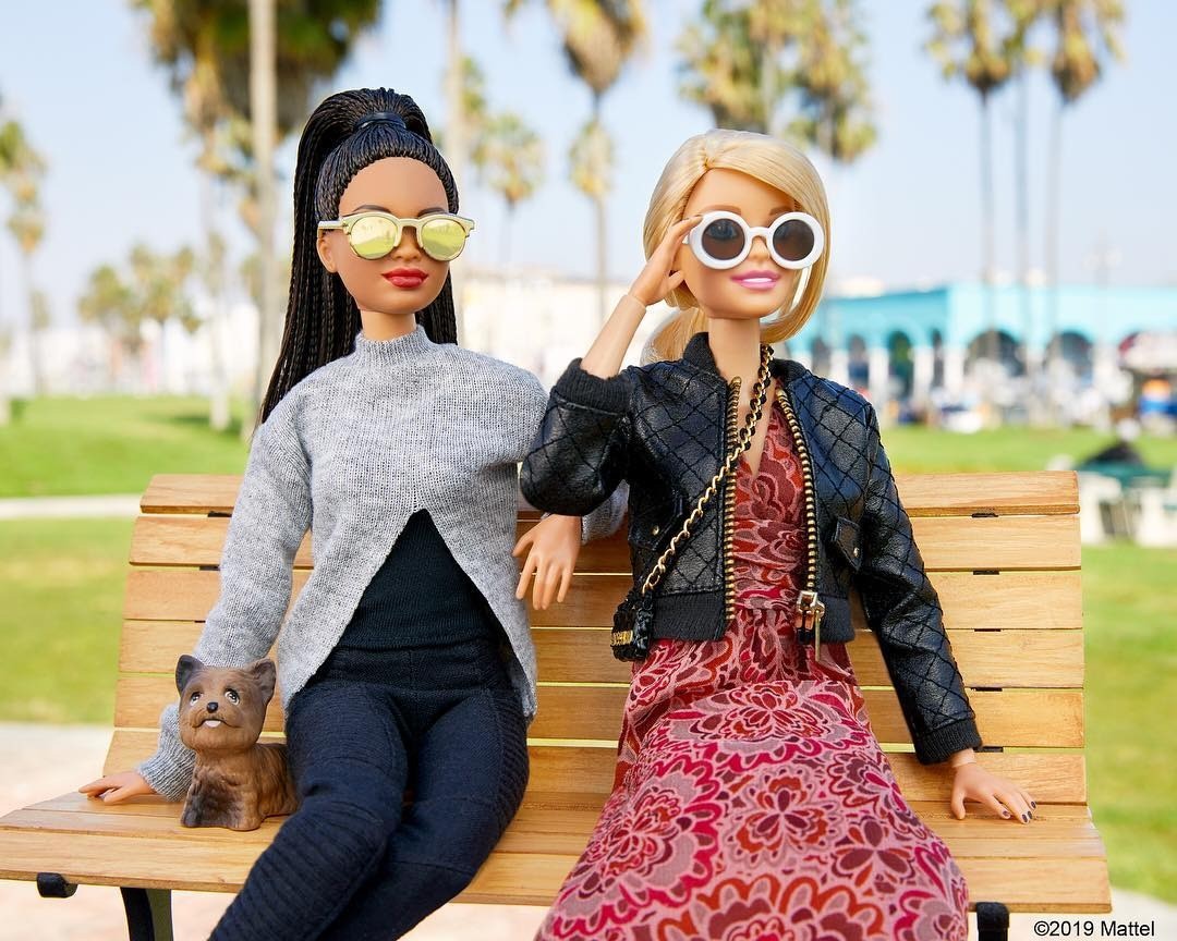 Mattel впервые выпустит куклу Барби на инвалидном кресле