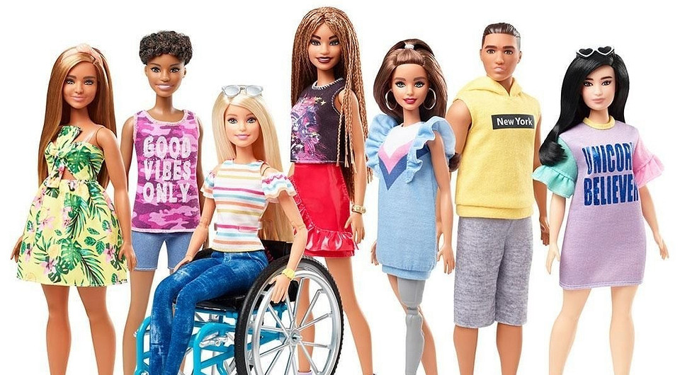 Mattel впервые выпустит куклу Барби на инвалидном кресле