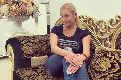 Анастасия Волочкова рассказала, что выбирает свадебное платье