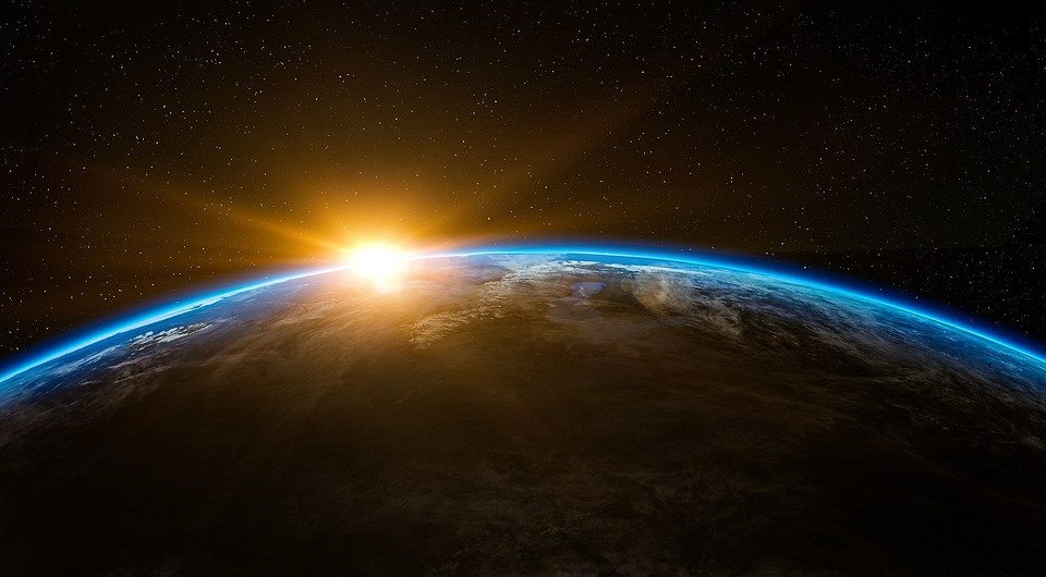 Видео в Интернете помогают людям верить в то, что Земля плоская