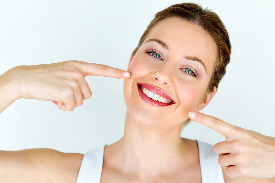 Как убрать морщины вокруг губ: 4 эффективных метода