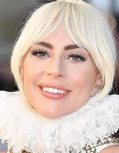 Леди Гага разорвала помолвку. Певице приписывают роман с Брэдли Купером