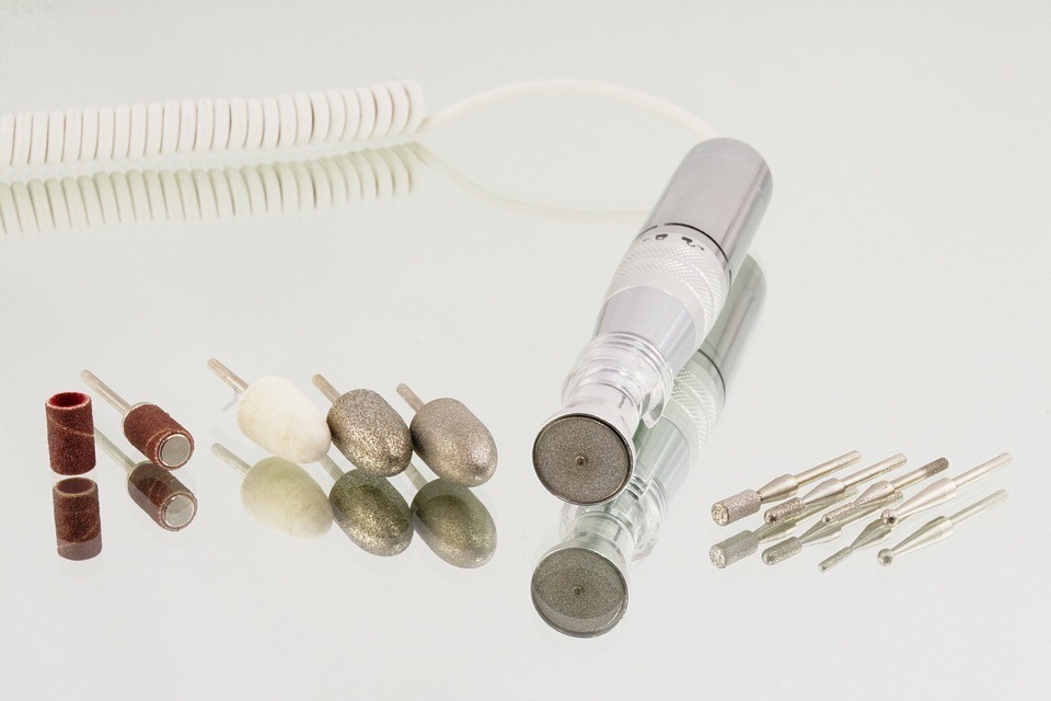 Как убрать кутикулу в домашних условиях: 4 эффективных способа