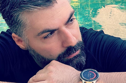 Муж Полины Гагариной получил удар воротами в аэропорту