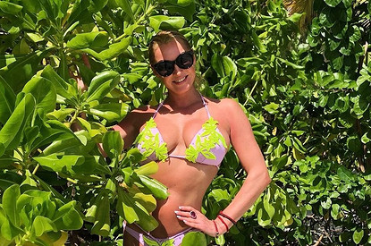 Анастасия Волочкова опубликовала новое видео из купели