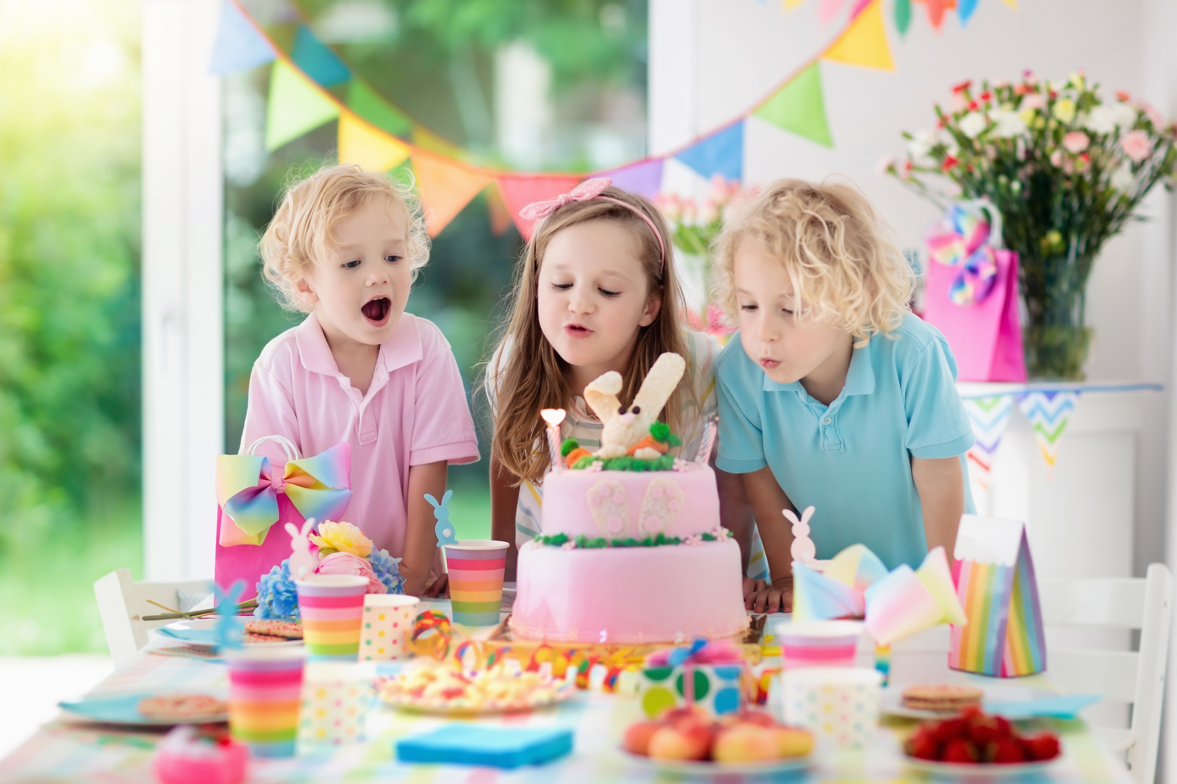 Как устроить детский день рождения во французском стиле?