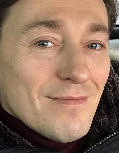 Хозяюшка: Сергей Безруков опубликовал фото дочери с тортом