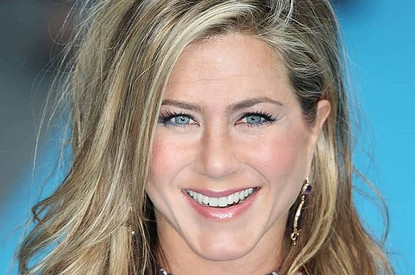 Дженнифер Энистон сделала ботокс и филлеры