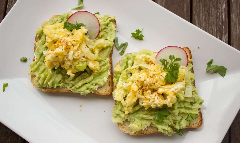 Почему нельзя есть бутерброды на завтрак? Объясняет диетолог