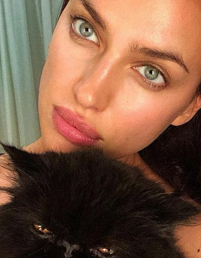 Челябинскую супермодель Ирину Шейк обсудили ученики ее школы и рассказали, как издевались над ней