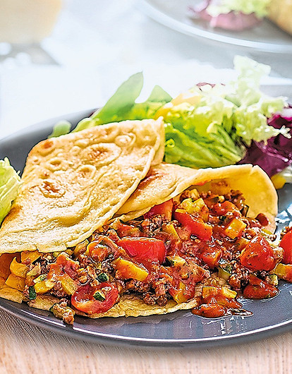 Обед на Масленицу: рецепт блинчиков «Болоньезе»