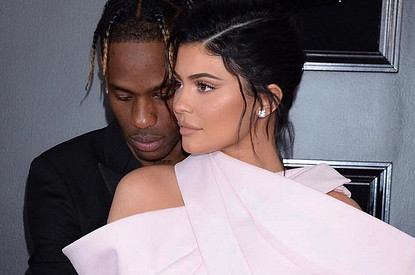 Кайли Дженнер заподозрила гражданского мужа в измене