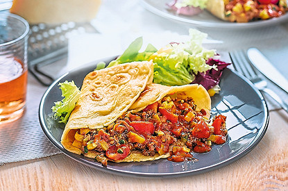 Обед на Масленицу: рецепт блинчиков «Болоньезе»