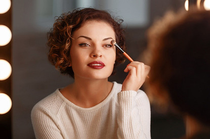 Собираем косметичку: 10 кистей и гаджетов для макияжа, которые тебе нужны