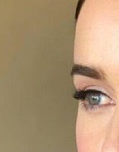 Эмилия Кларк встала на защиту голых женщин в сериале «Игра престолов»