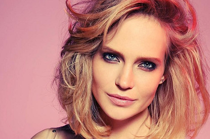 Глюкоза рассказала о своем детстве после фильма о Майкле Джексоне