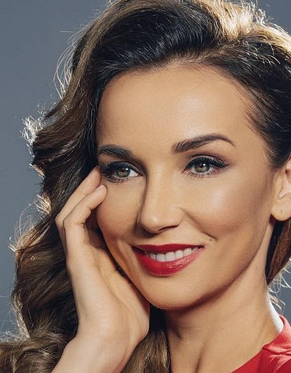 Анфиса Чехова написала оду своей пятой точке