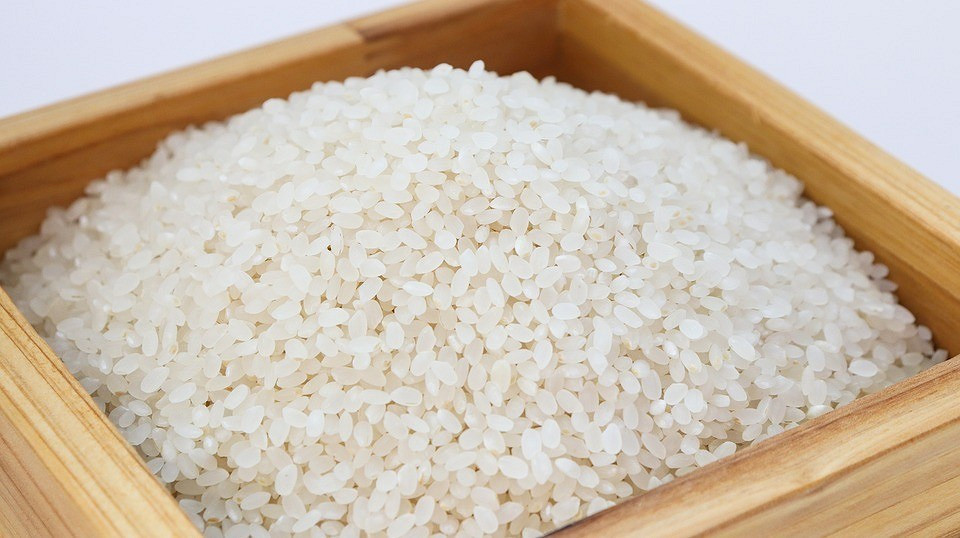 Чем полезна рисовая вода (и зачем она вообще нужна)
