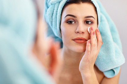 Кожа устала: витамины, средства и процедуры, которые ее спасут